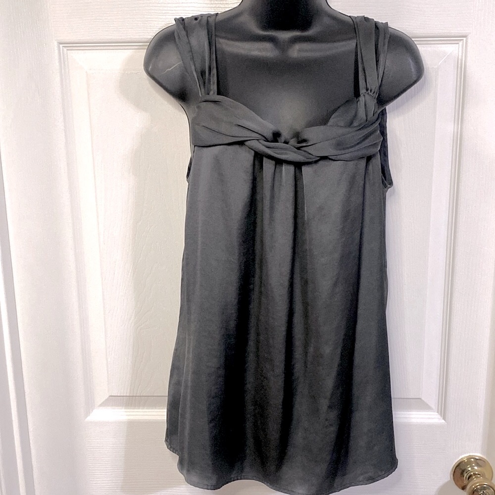 Violet & Claire grey sleeveless top, size large.